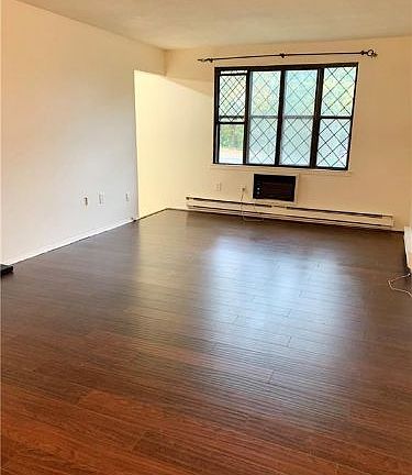 4th image of 619 Sierra Vista Ln