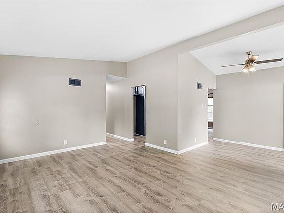 5th image of 2025 Thunderbird Ave