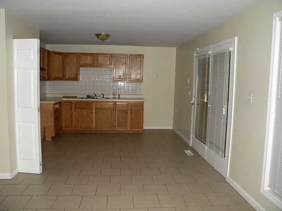 2011-02-19 17_05112016