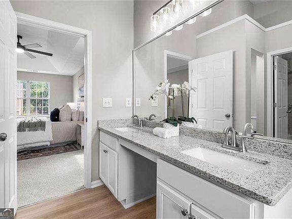 4th image of 5077 Newpark Dr NW