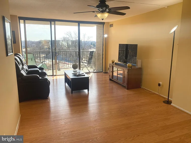 118 Monroe St #709 — Photo 9