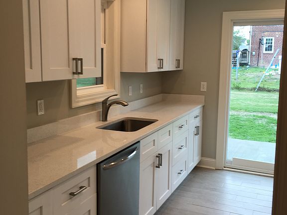 2nd image of 613 Birmingham Ave