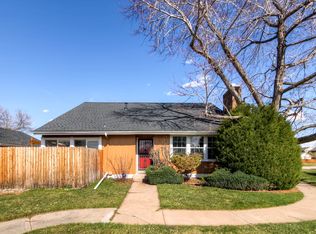 7621 S Rosemary Cir, Centennial, CO 80112