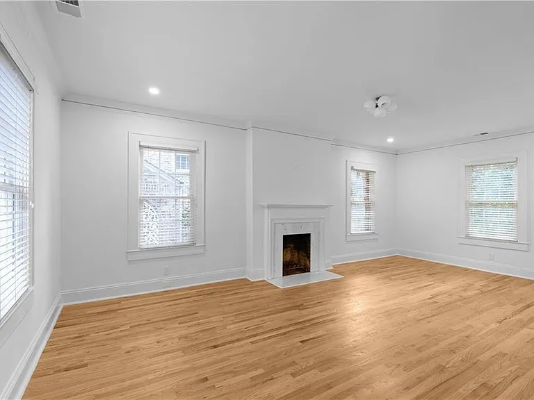 833 Martina Dr NE — Photo 5