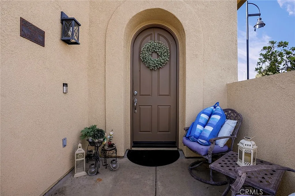 3 bed, 1932 sqft, $4,500 — Photo 2