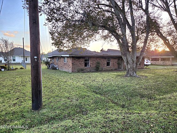 2nd image of 206 Acorn Dr