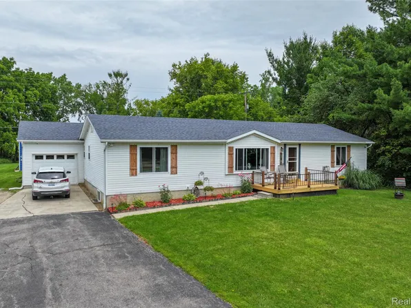1336 W Hurd Rd, Clio, MI 48420