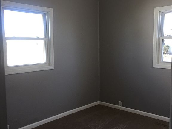 4th image of 1322 Parkway Ct