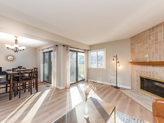 5th image of 810 Gladstone Dr