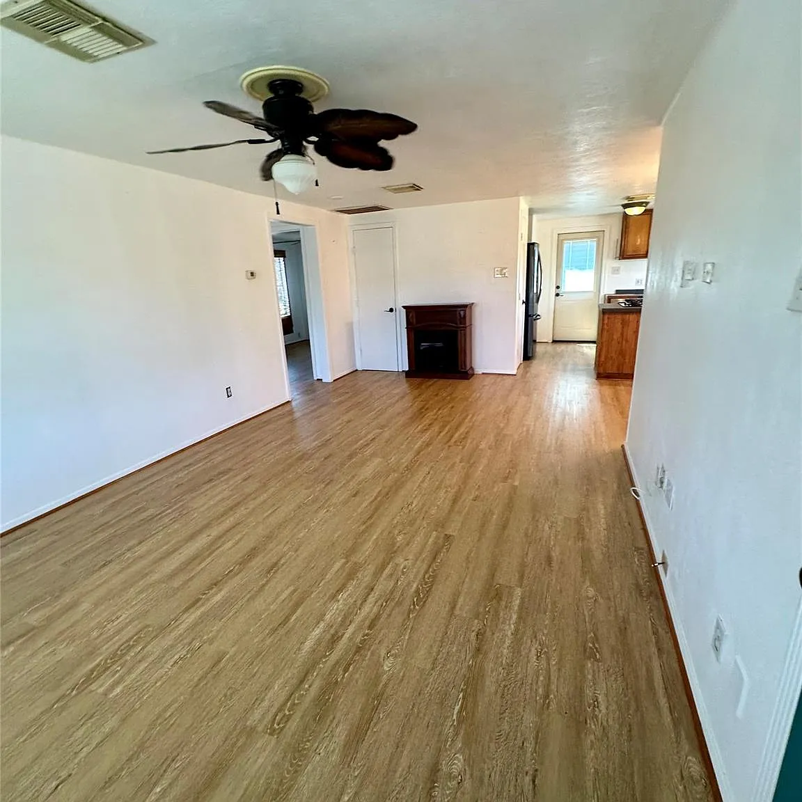 2 bed, 1.0 bath, 790 sqft, $1,600 — Photo 3