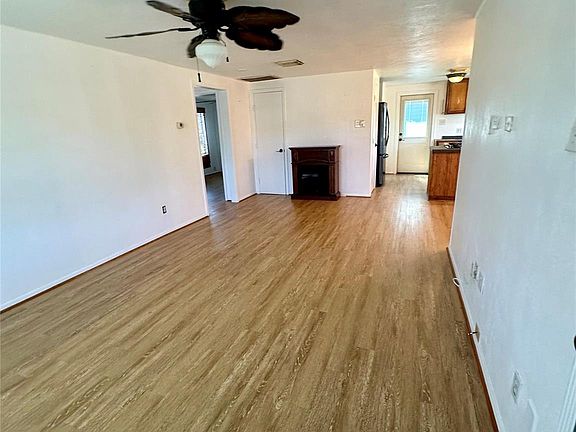 3rd image of 124 7th St