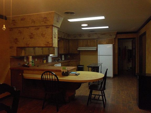 4th image of 1127 E 18th St