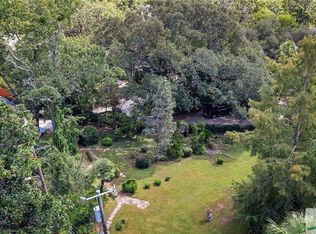 514 E Victory Dr, Savannah, GA 31405