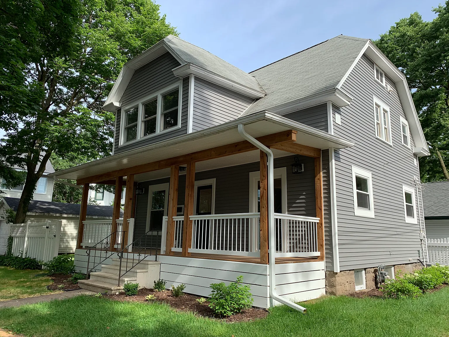 3 bed, 1.5 bath, 1898 sqft, $2,200 — Photo 3