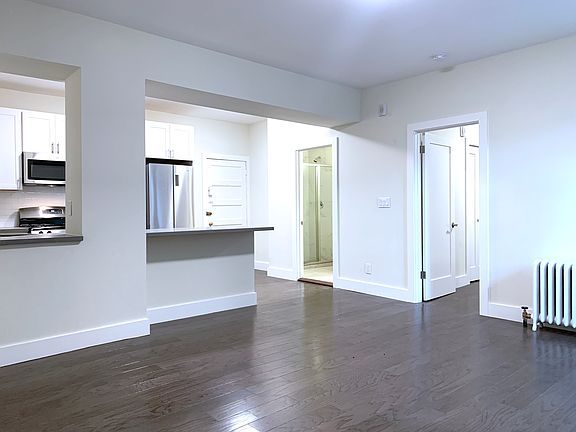 4th image of 1035 Pine St