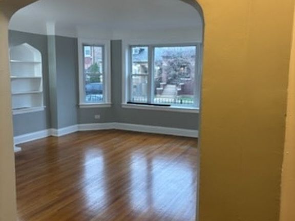 3rd image of 5944 S Artesian Ave APT 1