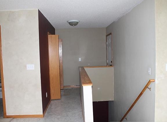 4th image of 300 Lady Slipper Ave NE