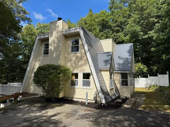 121 Copperfield Rd, Worcester, MA 01602