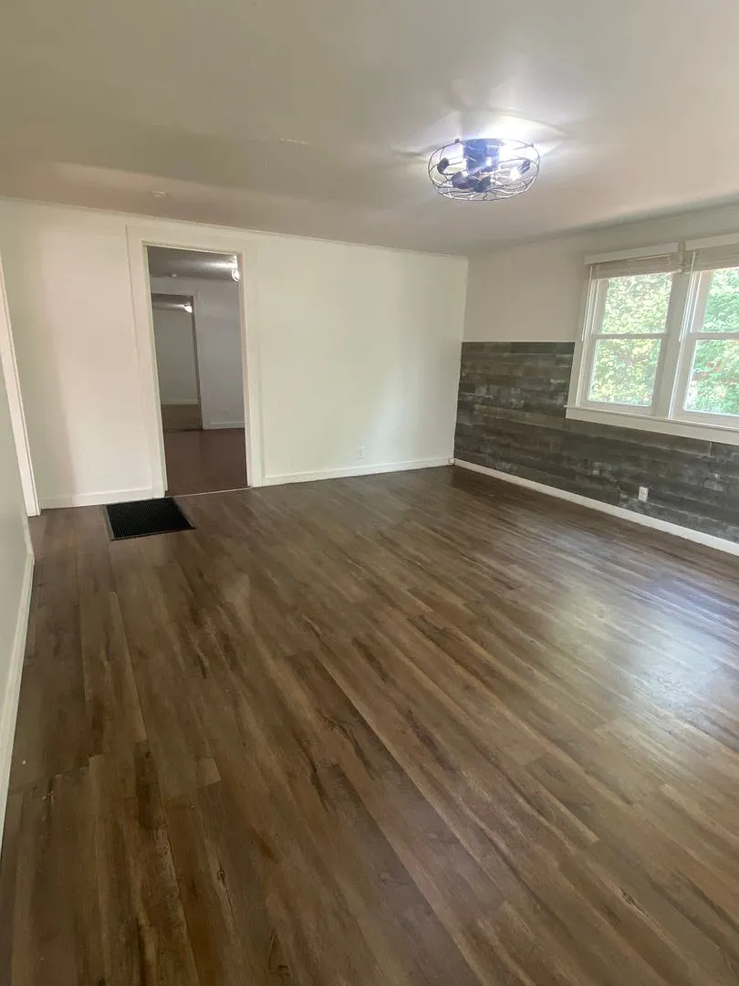 * Limitedtime: One Month Free * West Rapid 2 Bedroom, 1 Bath Home For Rent — Photo 3