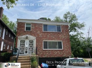 1262 Moorlands Dr #1F, Saint Louis, MO 63117