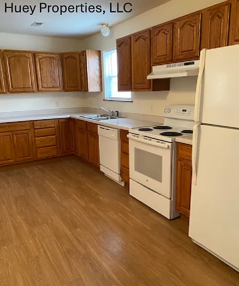 1118 Ashton Cir E — Photo 6