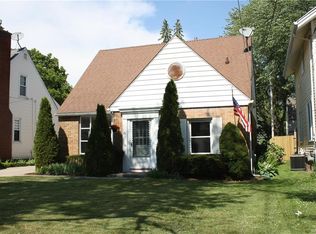 62 Grove Ave, Lockport, NY 14094