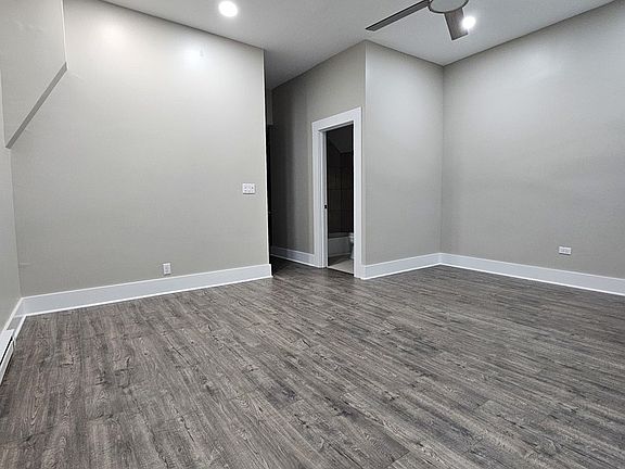 3rd image of 128 S California St #128