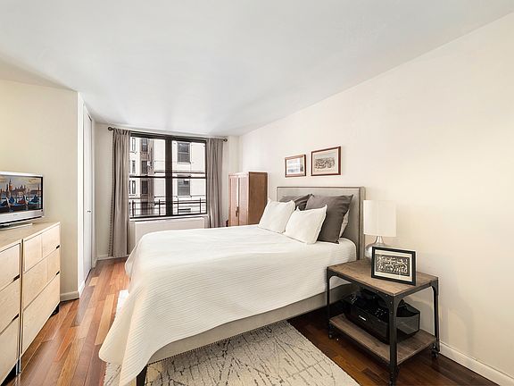 3rd image of 2250 Broadway APT 5E