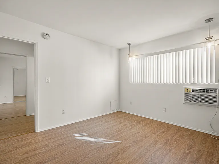 11827 Dorothy St Unit 6_LA360VR-15_02112025
