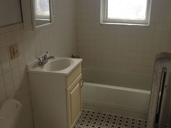 5th image of 5407 S Drexel Ave #3