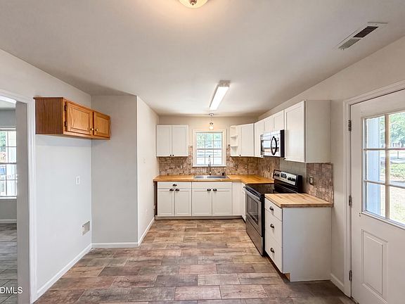 2nd image of 524 Pearce Ave