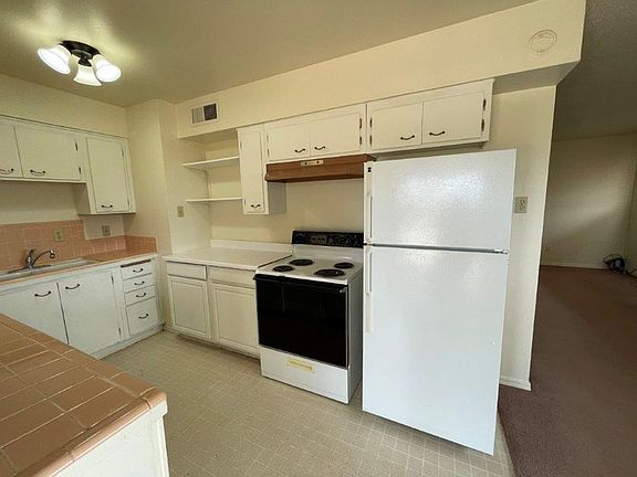 5th image of 36444 N 10th St