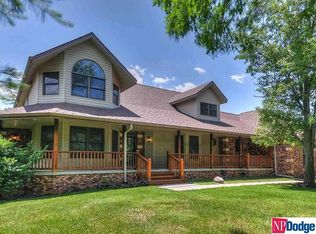 18311 Sunset Ln, Omaha, NE 68135