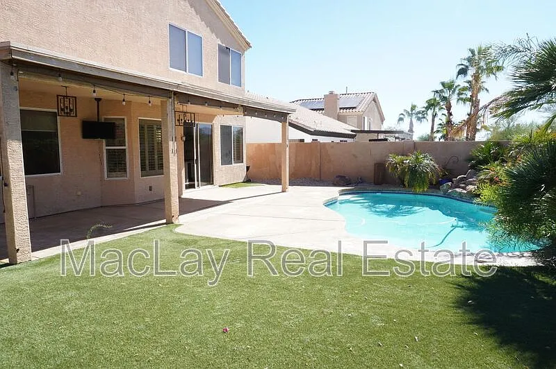 4 bed, 3.0 bath, 2764 sqft, $3,850 — Photo 3