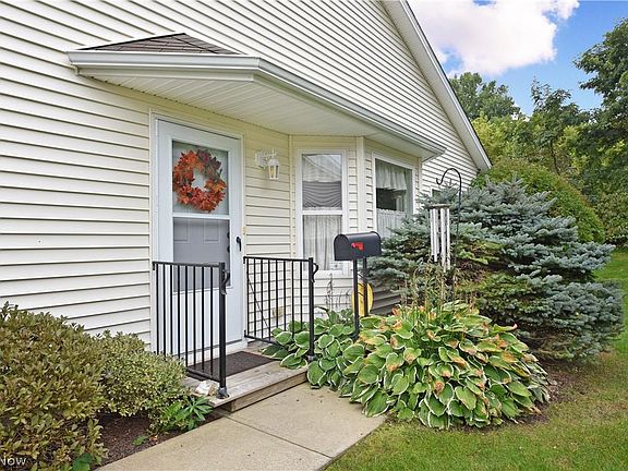 5th image of 1112 Chaucer Cir