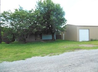 2115 S 2nd St, Chickasha, OK 73018