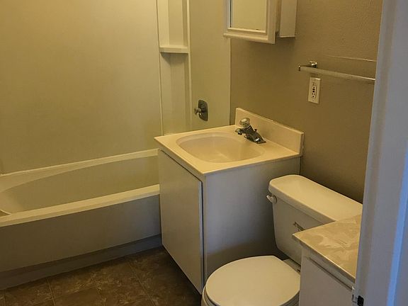 4th image of 9027 Wrenwood Ln