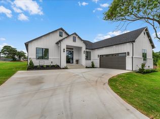 106 McClure Ct, Weatherford, TX 76087