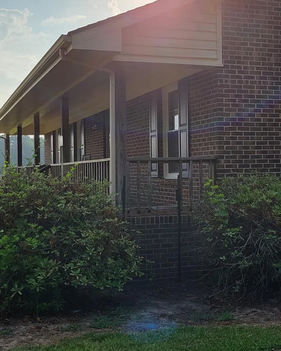 3 bed, 1400 sqft, $1,800 — Photo 3