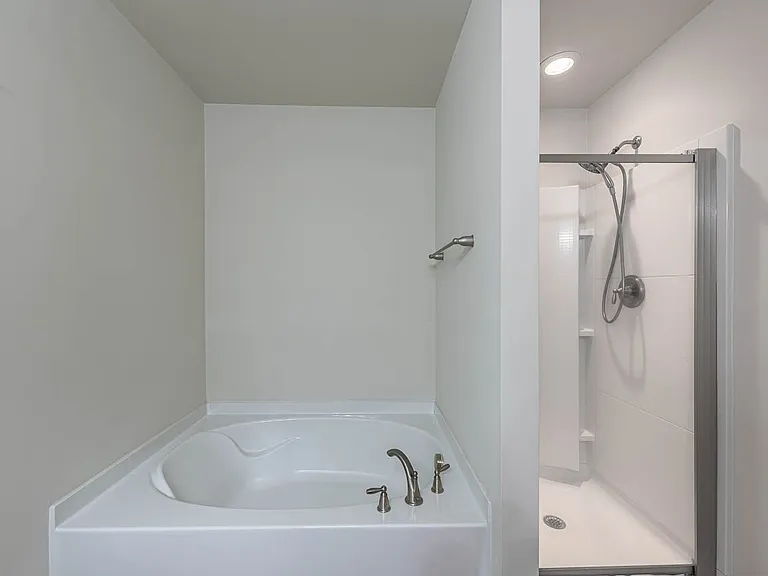 504 Southwick Pl — Photo 19