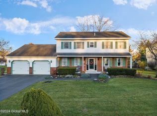 19 Gleneagles Blvd, Ballston Lake, NY 12019