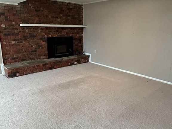 5th image of 2 Garrett Ct