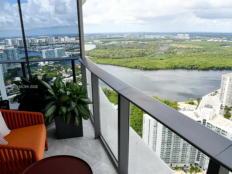 15701 Collins Ave #4403 — Photo 32