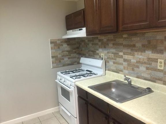 2nd image of 3400 Moss St #E