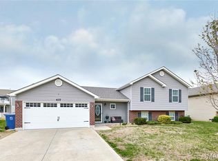 437 Prairie Creek Dr, Wentzville, MO 63385