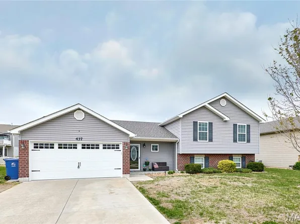 437 Prairie Creek Dr, Wentzville, MO 63385