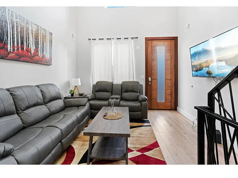 2531 Annin St — Photo 6