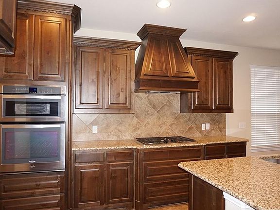 2nd image of 1043 Enchanted Rock Dr