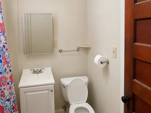 239 Quinnipiac St #4, Wallingford, CT 06492