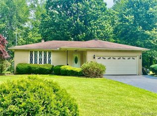 8240 Stahley Rd, East Amherst, NY 14051